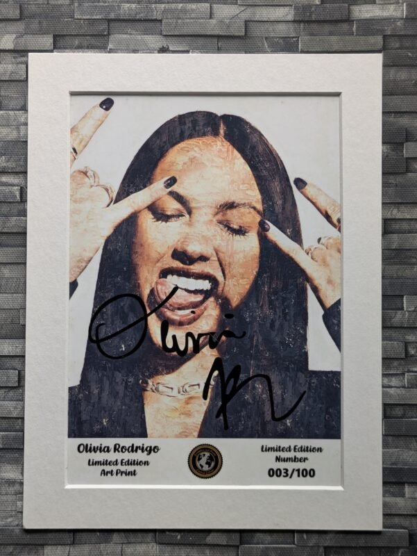 OLIVIA RODRIGO オリビアロドリゴ 直筆サイン ポストカードポスター OLIVIA RODRIGO オリビアロドリゴ 直筆サイン ポストカード